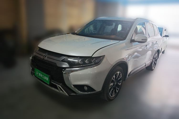 Used Mitsubishi Outlander 2019 2.4L 4x4 Zhi Xiang Edition 5 Seats China V Emission Standard Guazi used car, China used car export, Used car for sale, Used  cars, Cheapest cars for sale