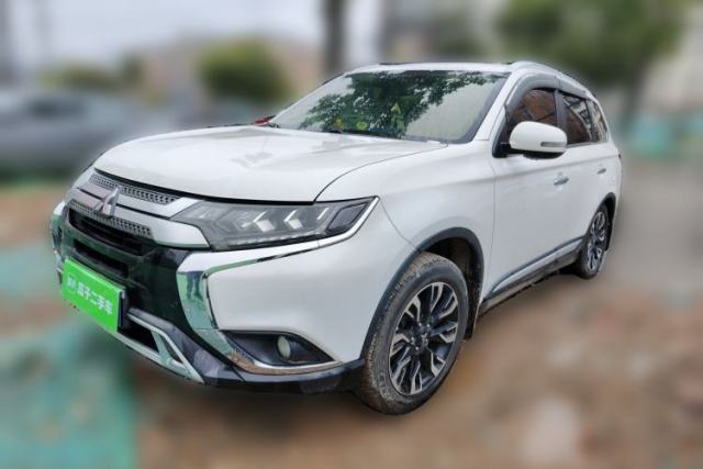 Used Mitsubishi Outlander 2019 2.4L Two-Wheel Drive ZhiXing Version 5 Seats China V Emission Standard