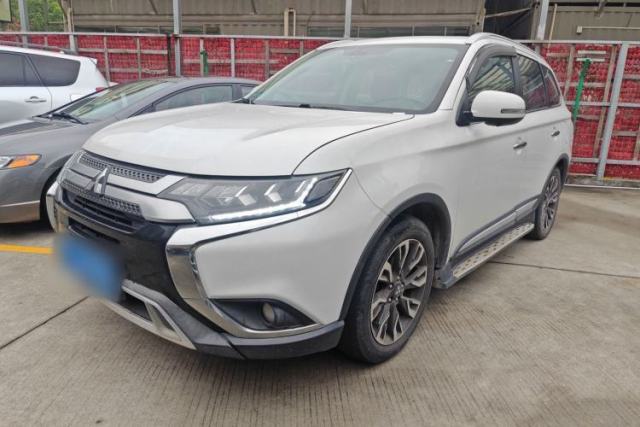 Used Mitsubishi Outlander 2019 2.4L 4x4 Zhi Xiang Edition 7 Seats China VI Standard