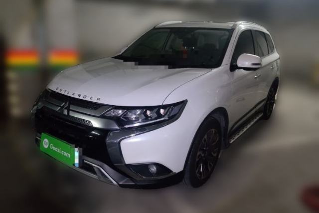 Used Mitsubishi Outlander 2019 2.4L 4x4 Zhi Xiang Edition 5 Seats China V Emission Standard
