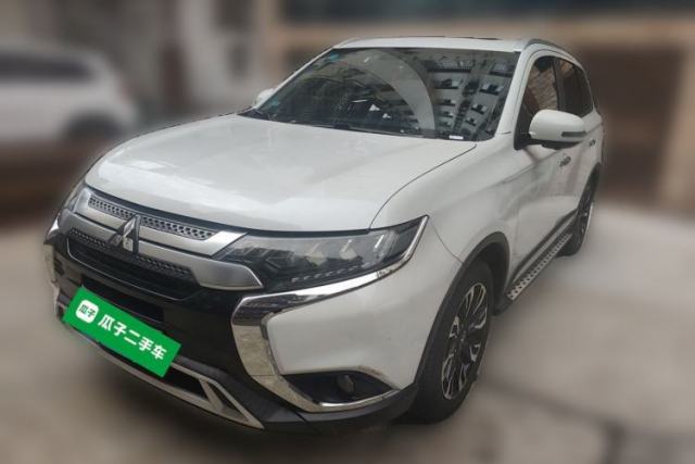 Used Mitsubishi Outlander 2019 2.4L 4x4 Zhi Xiang Edition 7 Seats China VI Standard