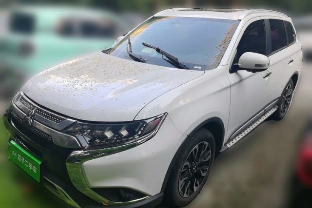 Used Mitsubishi Outlander 2019 2.4L 4x4 Zhi Xiang Edition 7 Seats China V Emission Standard
