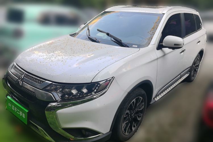 Used Mitsubishi Outlander 2019 2.4L 4x4 Zhi Xiang Edition 7 Seats China V Emission Standard Guazi used car, China used car export, Used car for sale, Used  cars, Cheapest cars for sale