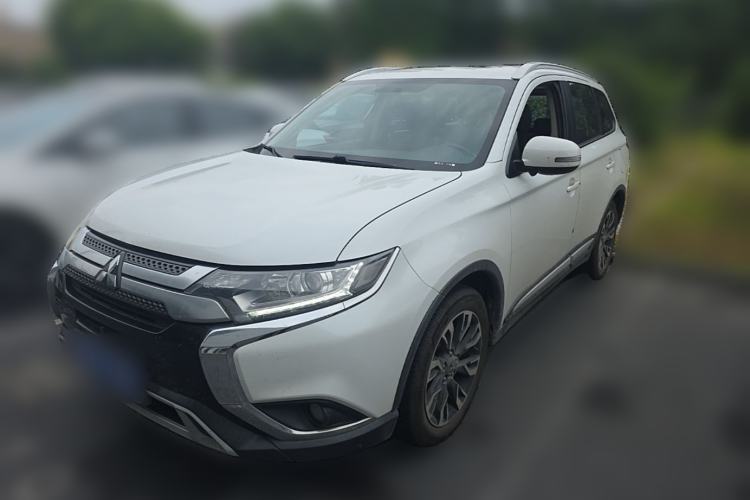 Used Mitsubishi Outlander 2019 2.0L Two-Wheel Drive Comfort Edition 5 Seats China VI Standard Guazi used car, China used car export, Used car for sale, Used  cars, Cheapest cars for sale