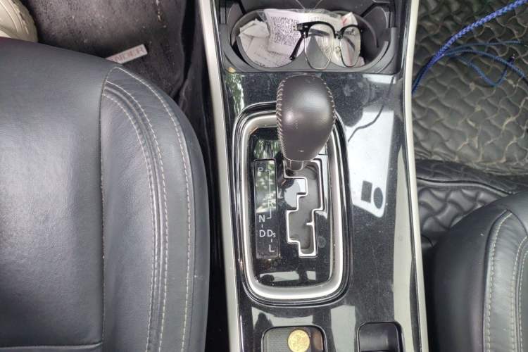 Used Mitsubishi Outlander 2019 2.0L Two-Wheel Drive Comfort Edition 5 Seats China V Standard Gear Lever