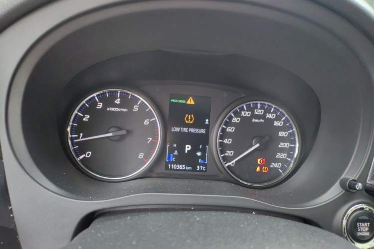 Used Mitsubishi Outlander 2019 2.0L Two-Wheel Drive Comfort Edition 5 Seats China V Standard Instrument Cluster