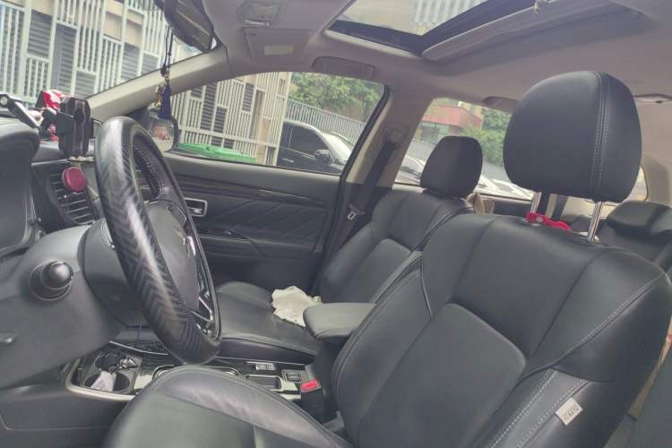 Used Mitsubishi Outlander 2019 2.0L Two-Wheel Drive Comfort Edition 5 Seats China V Standard Left Front Seat