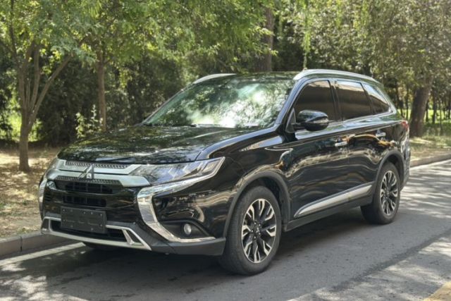 Used Mitsubishi Outlander 2020 2.4L 4x4 Zhi Xiang Edition 5 Seats