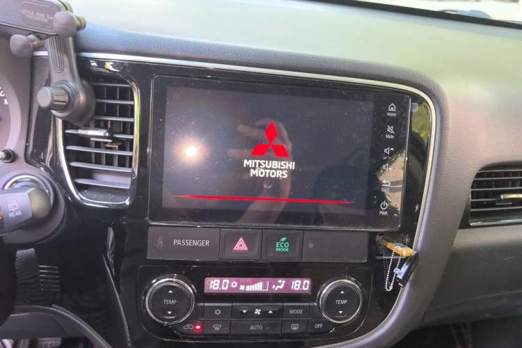Used Mitsubishi Outlander 2020 2.0L Two-Wheel Drive Enjoyment Version 5 Seats Audio And AC Panel