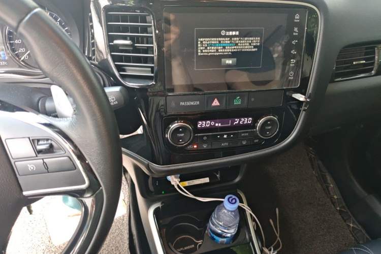 Used Mitsubishi Outlander 2020 2.4L 4x4 Zhi Xiang Edition 5 Seats Audio And AC Panel