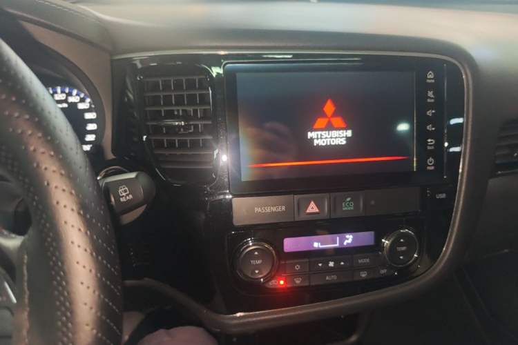 Used Mitsubishi Outlander 2020 2.0L Two-Wheel Drive Enjoyment Version 5 Seats Audio And AC Panel
