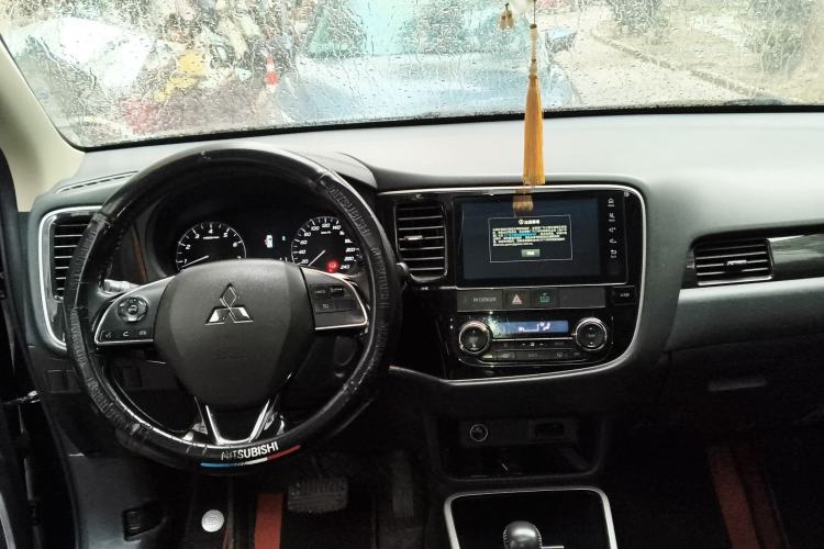 Used Mitsubishi Outlander 2020 2.0L Two-Wheel Drive Enjoyment Version 5 Seats Center Console