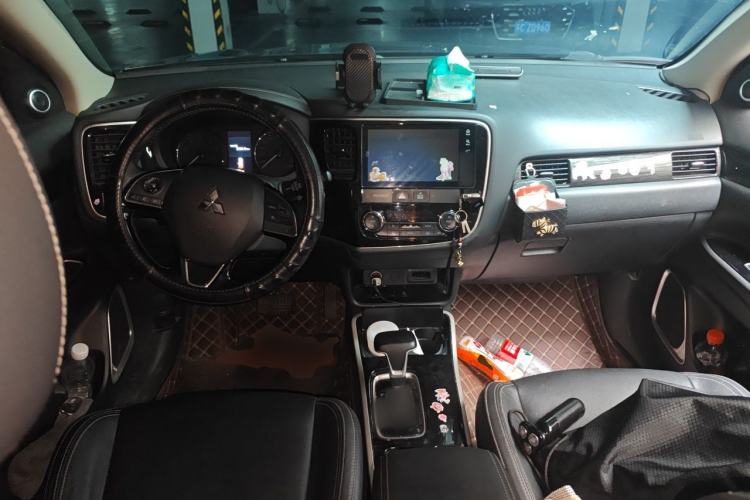 Used Mitsubishi Outlander 2020 2.0L Two-Wheel Drive Enjoyment Version 5 Seats Center Console