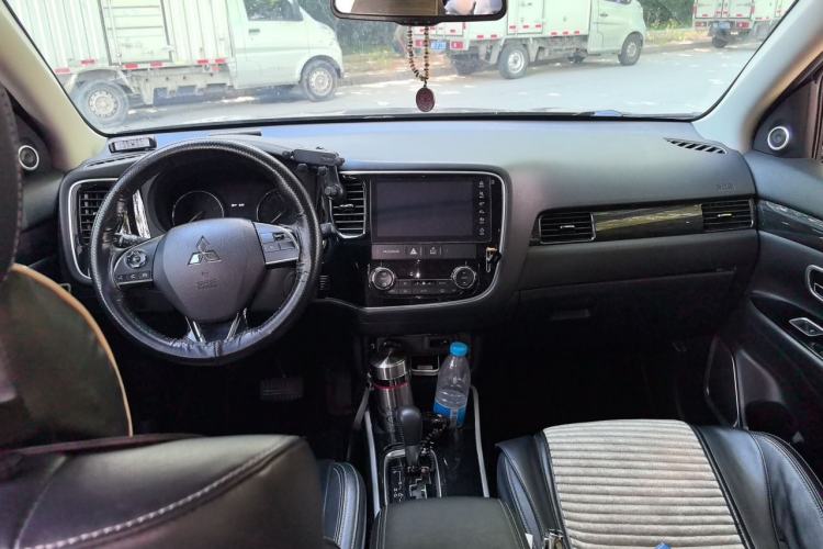 Used Mitsubishi Outlander 2020 2.0L Two-Wheel Drive Enjoyment Version 5 Seats Center Console