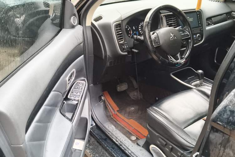 Used Mitsubishi Outlander 2020 2.0L Two-Wheel Drive Enjoyment Version 5 Seats Driver Seat