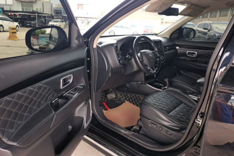 Used Mitsubishi Outlander 2020 2.0L Two-Wheel Drive Enjoyment Version 5 Seats Driver Seat