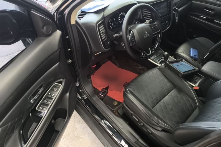 Used Mitsubishi Outlander 2020 2.4L 4x4 Zhi Xiang Edition 5 Seats Driver Seat