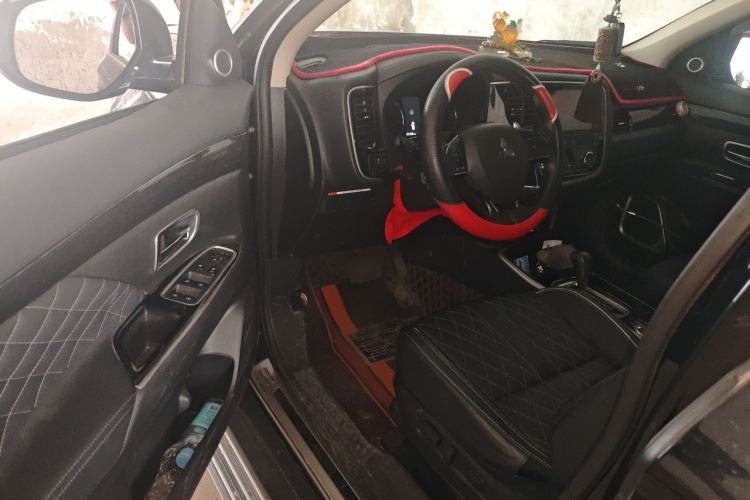 Used Mitsubishi Outlander 2020 2.4L 4x4 Zhi Xiang Edition 7-Seater Driver Seat