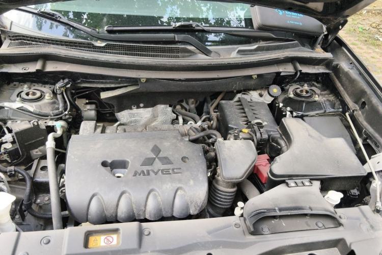 Used Mitsubishi Outlander 2020 2.0L Two-Wheel Drive Enjoyment Version 5 Seats Engine Bay