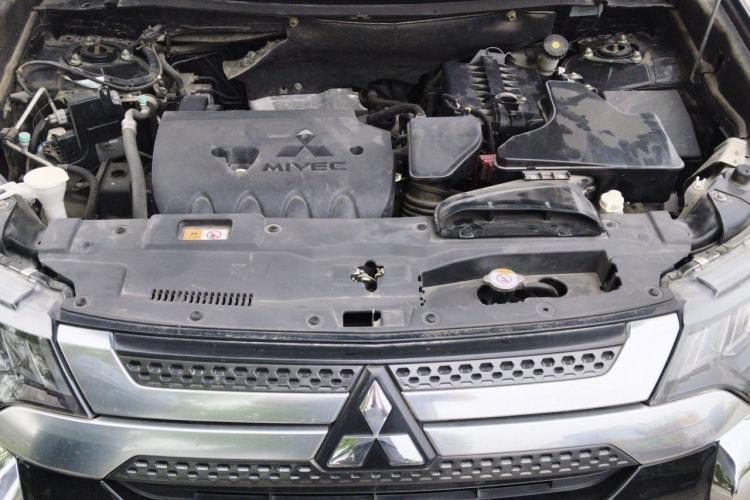 Used Mitsubishi Outlander 2020 2.4L 4x4 Zhi Xiang Edition 7-Seater Engine Bay