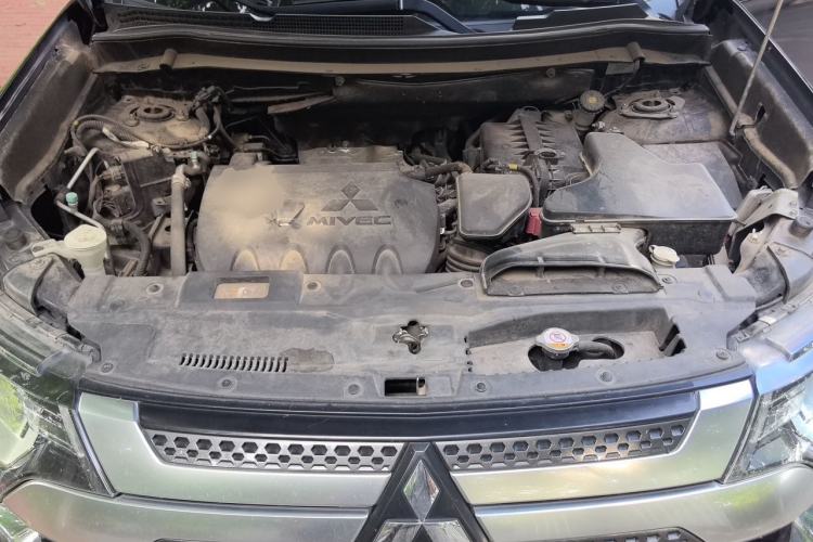 Used Mitsubishi Outlander 2020 2.0L Two-Wheel Drive Enjoyment Version 5 Seats Engine Bay