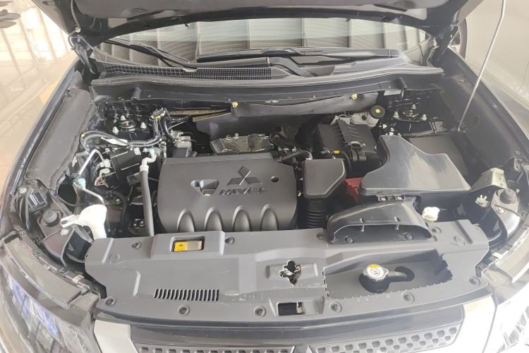 Used Mitsubishi Outlander 2020 2.4L 4x4 Zhi Xiang Edition 5 Seats Engine Bay