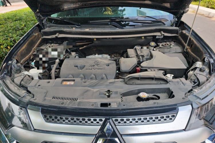 Used Mitsubishi Outlander 2020 2.4L 4x4 Zhi Xiang Edition 7-Seater Engine Bay