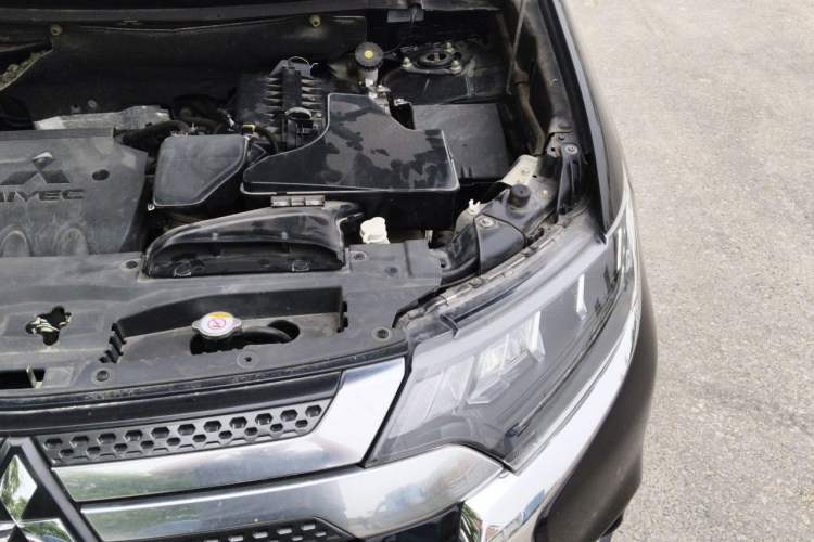 Used Mitsubishi Outlander 2020 2.4L 4x4 Zhi Xiang Edition 7-Seater Engine Bay Left