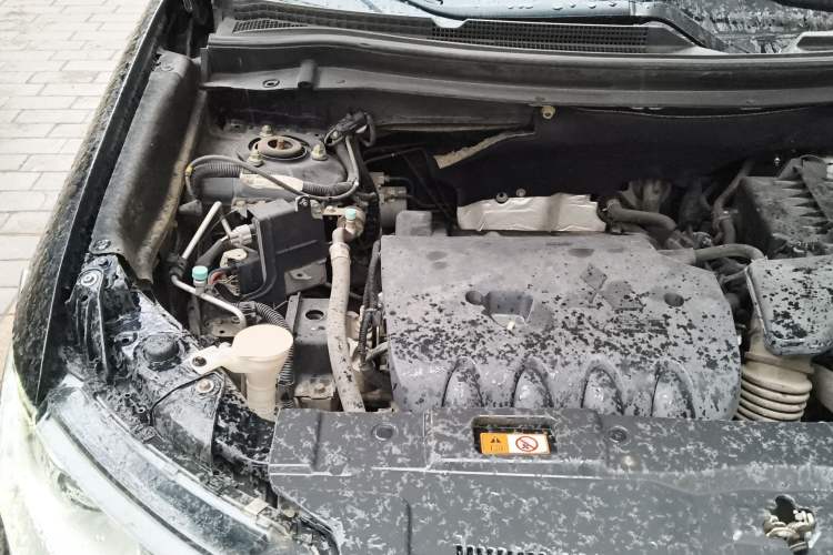 Used Mitsubishi Outlander 2020 2.0L Two-Wheel Drive Enjoyment Version 5 Seats Engine Bay Right