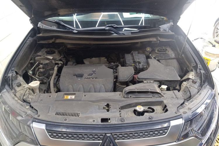 Used Mitsubishi Outlander 2020 2.4L 4x4 Zhi Xiang Edition 7-Seater Engine Bay