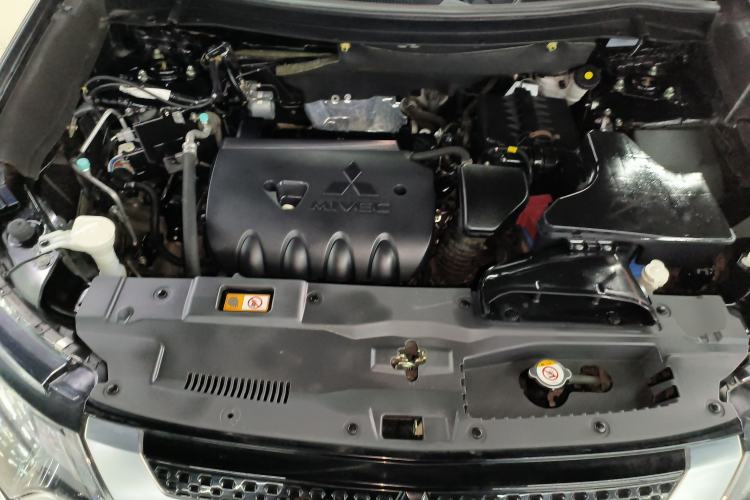 Used Mitsubishi Outlander 2020 2.4L 4x4 Zhi Xiang Edition 5 Seats Engine Bay