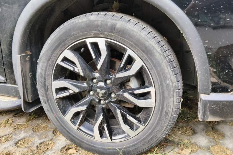 Used Mitsubishi Outlander 2020 2.0L Two-Wheel Drive Enjoyment Version 5 Seats Exterior 1