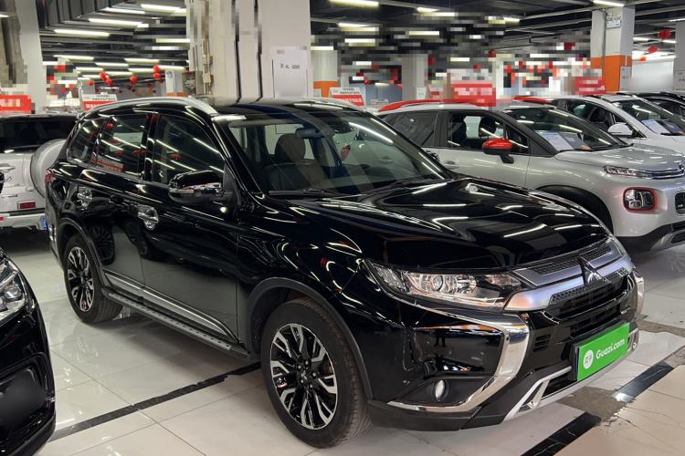 Used Mitsubishi Outlander 2020 2.0L Two-Wheel Drive Comfort Edition 5 Seats Exterior 1