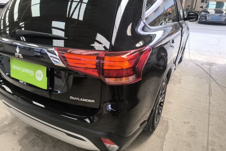 Used Mitsubishi Outlander 2020 2.4L 4x4 Zhi Xiang Edition 5 Seats Exterior 3