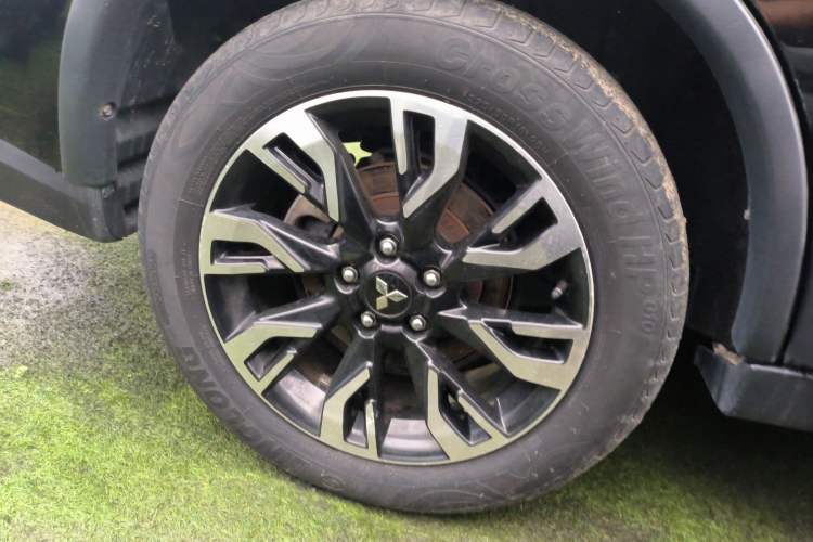 Used Mitsubishi Outlander 2020 2.4L 4x4 Zhi Xiang Edition 7-Seater Exterior 4