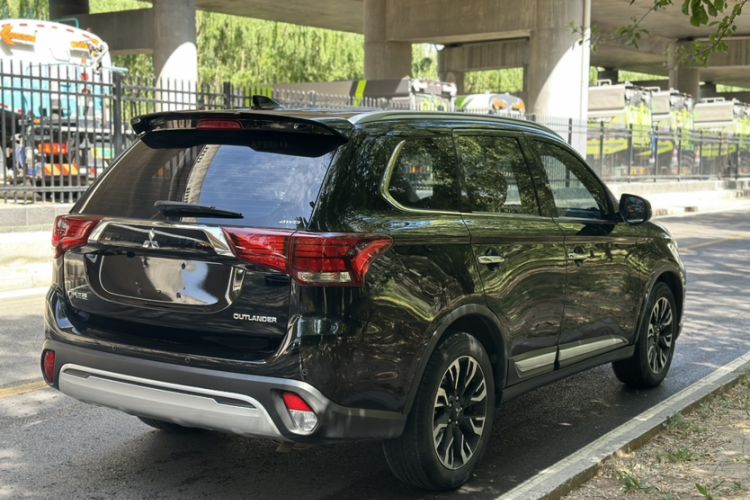 Used Mitsubishi Outlander 2020 2.4L 4x4 Zhi Xiang Edition 5 Seats Exterior 5
