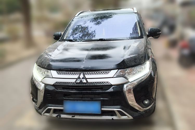 Used Mitsubishi Outlander 2020 2.0L Two-Wheel Drive Enjoyment Version 5 Seats Front