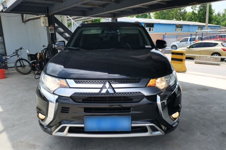 Used Mitsubishi Outlander 2020 2.0L Two-Wheel Drive Enjoyment Version 5 Seats Front