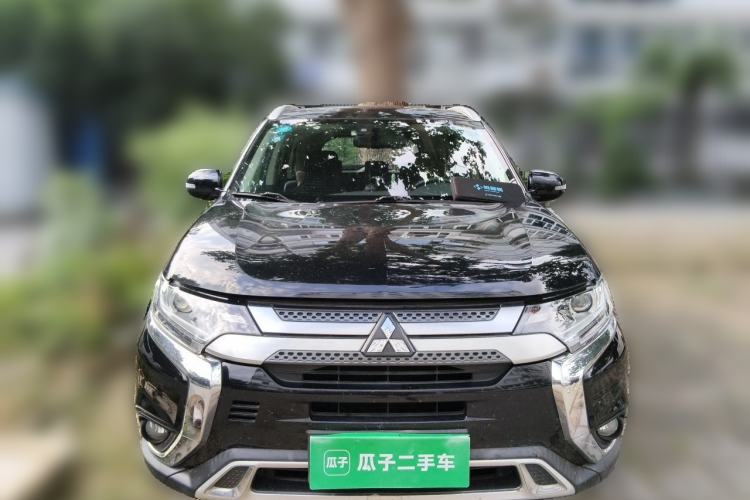 Used Mitsubishi Outlander 2020 2.0L Two-Wheel Drive Enjoyment Version 5 Seats Front