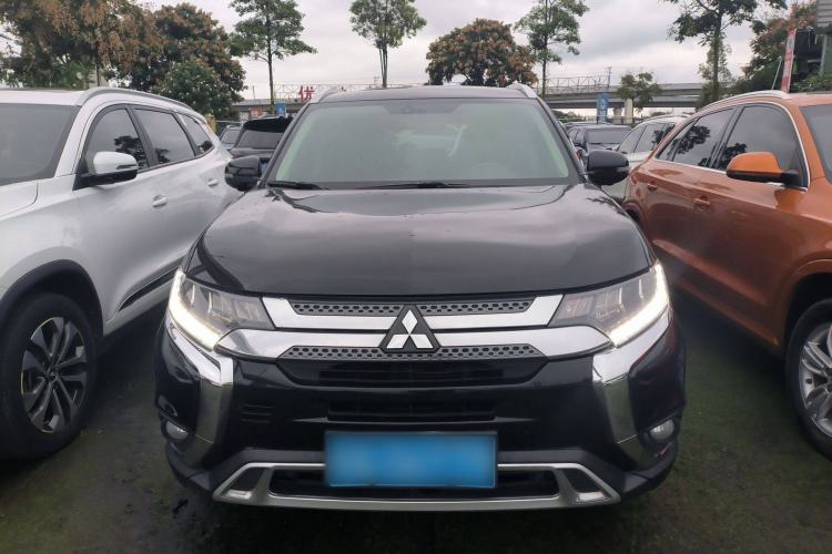Used Mitsubishi Outlander 2020 2.4L 4x4 Zhi Xiang Edition 7-Seater Front