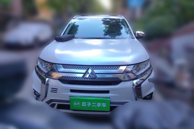 Used Mitsubishi Outlander 2020 2.0L Two-Wheel Drive Enjoyment Version 5 Seats Front