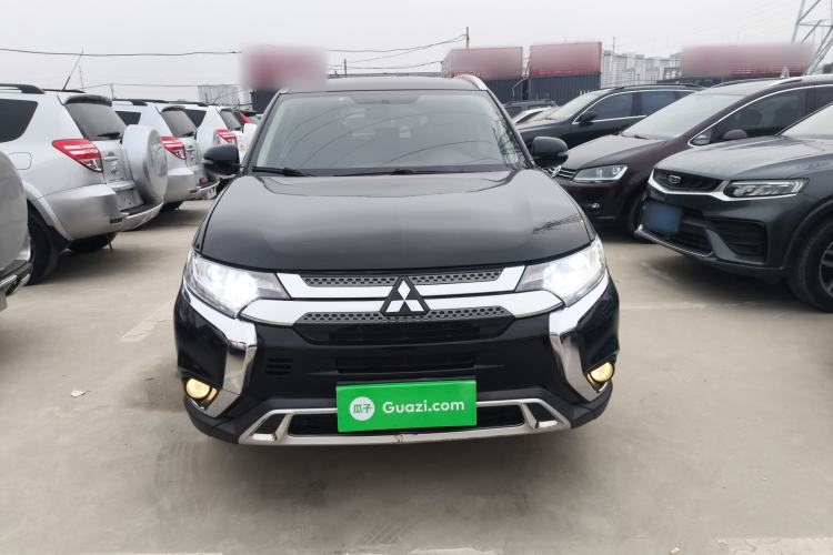 Used Mitsubishi Outlander 2020 2.0L Two-Wheel Drive Comfort Edition 7-Seater Front