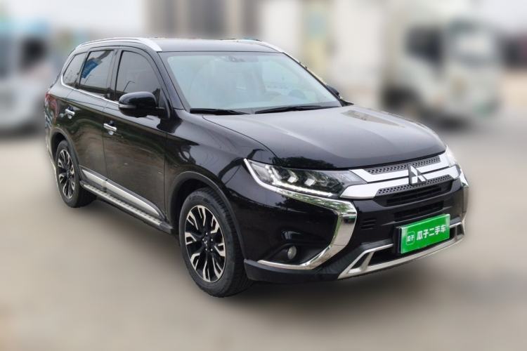 Used Mitsubishi Outlander 2020 2.4L 4x4 Zhi Xiang Edition 7-Seater Front Right 45 Deg