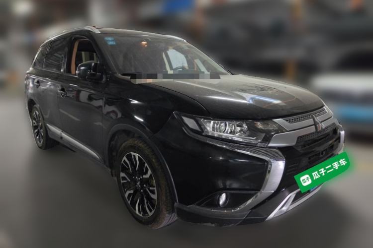 Used Mitsubishi Outlander 2020 2.0L Two-Wheel Drive Enjoyment Version 5 Seats Front Right 45 Deg
