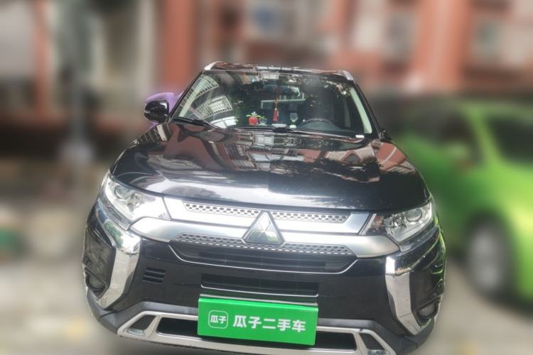 Used Mitsubishi Outlander 2020 2.0L Two-Wheel Drive Comfort Edition 7-Seater Front