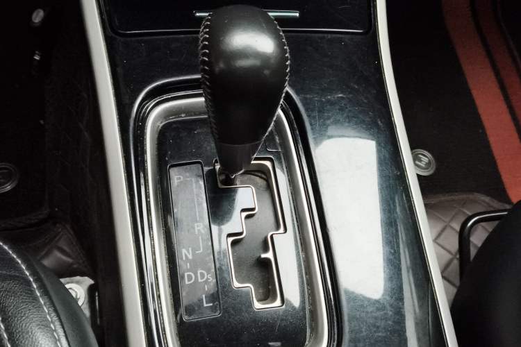 Used Mitsubishi Outlander 2020 2.0L Two-Wheel Drive Enjoyment Version 5 Seats Gear Lever