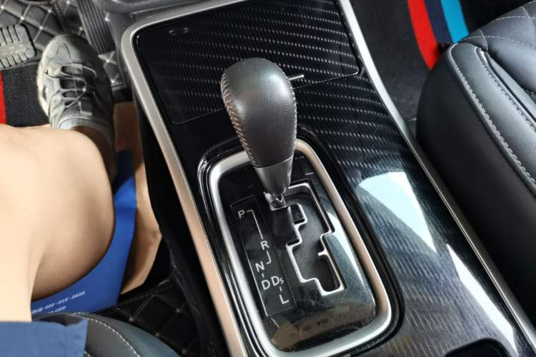 Used Mitsubishi Outlander 2020 2.0L Two-Wheel Drive Enjoyment Version 5 Seats Gear Lever