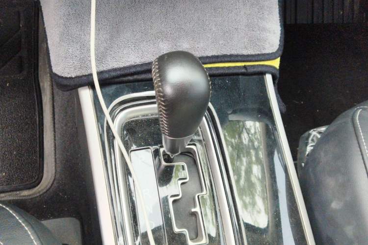 Used Mitsubishi Outlander 2020 2.4L 4x4 Zhi Xiang Edition 7-Seater Gear Lever