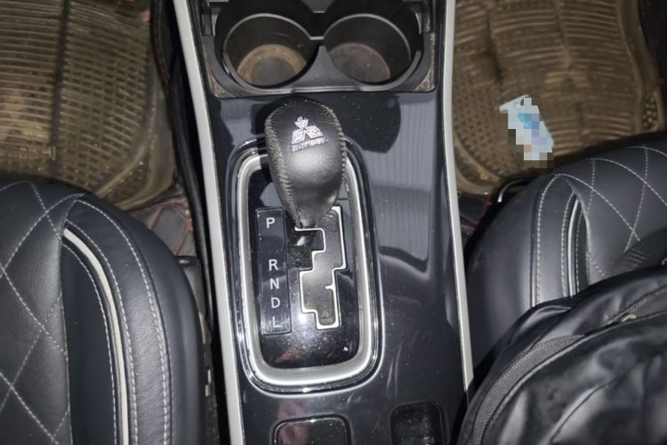 Used Mitsubishi Outlander 2020 2.4L 4x4 Zhi Xiang Edition 5 Seats Gear Lever