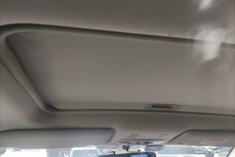 Used Mitsubishi Outlander 2020 2.0L Two-Wheel Drive Comfort Edition 7-Seater Headliner